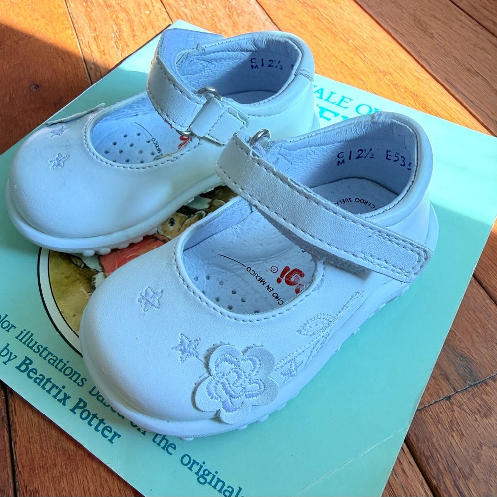 Dogi Leather White Girls' Mary Jane Shoes w Floral Embroidery Easter Size 3 Baby
